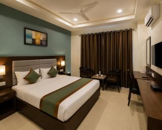 Hotel S-mart In Delhi Airport & Free Airport Pickup And Drop - 2