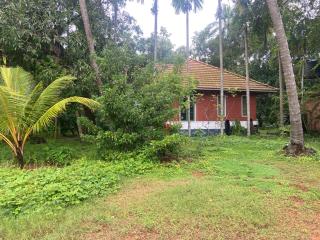 SOLITUDE Riverside Holiday Home - 8