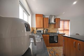4Bed House MK - Simpson - 3