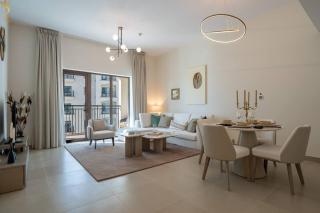 Elegant 1BR with Balcony - Golf Course Views - 0