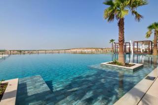 Elegant 1BR with Balcony - Golf Course Views - 6