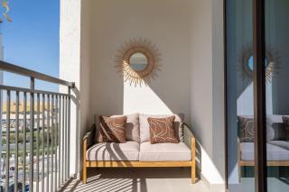 Elegant 1BR with Balcony - Golf Course Views - 3
