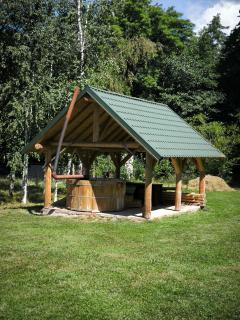 Traditional wooden cottage - 9