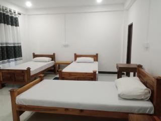 Village Garden Inn - 5