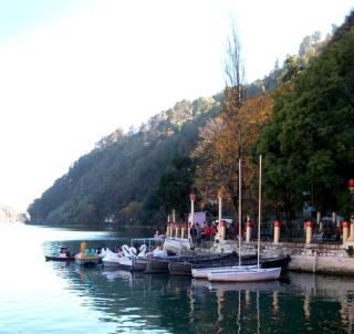 Hotel Lake Inn - A Luxury Lake View Hotel - 2