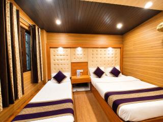 The Mall Road Hotel Flaties Nainital Onsite Restaurant - Member By VR Group - 3