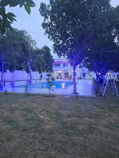 Paradise Gomti Pool - 1