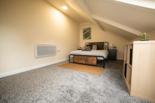 Spacious 5 Bedroom House in Newcastle Upon Tyne - 7