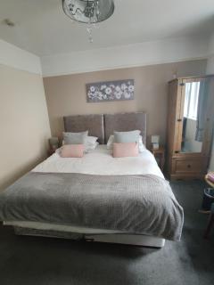 Kingsholm Guest House - 9