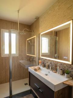 Cozy House and Nordic Bath - 9
