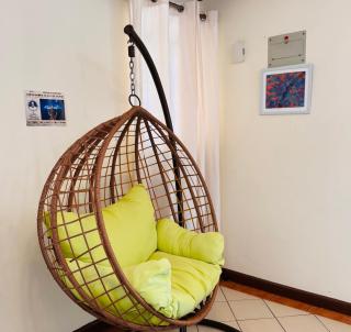 Bright, Cozy Kilimani 1BR, walk to malls - 3