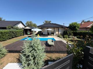 MARINA HOUSE pool & garden - 8