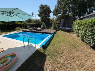 MARINA HOUSE pool & garden - 3