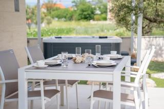 Beachfront Reiterer Villa V3 with Jacuzzi 30 meters from the Beach - CROWONDER LUXURY RENT - 9