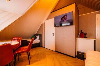 Hotel Buren - 1