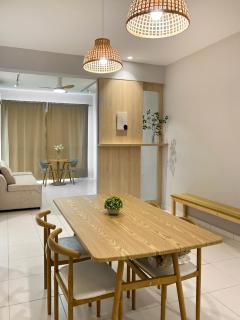 Modern Muji Home near Strait Quay with Free Netflix WiFi - 4