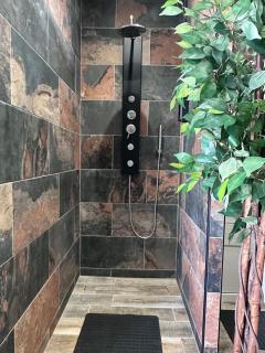 Villa LCP Suite Romantique Nature avec Jacuzzi, Sauna & Hammam, Massage & Petit-Déjeuner en supplément - 6