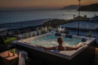 Lapis Nera Villas - Beachfront & "Free" Heated Pools - 5