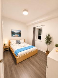 4 person luxury apartment near subway in downtown - 2