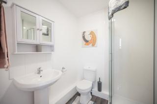 Contractor Stay - 3BR Home with Parking in Leiston - 8