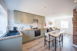 Contractor Stay - 3BR Home with Parking in Leiston - 5