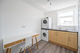 Contractor Stay - 3BR Home with Parking in Leiston - 3