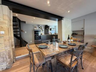 Bois Flotté, maison de ville très confortable et cosy, 2 chambres, 1 sdb, 5 mn à pied de la mer, tous commerces proche Omaha Beach et Bayeux parking gratuit - 2