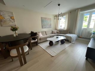 Modern Family Home with Mountain Views, Terrace & Free Parking - 0