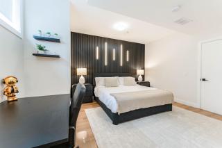 Luxury Private King Guest Suite Near Downtown Calgary Free Parking High Speed WiFi Air Conditioning Self Check In - 6