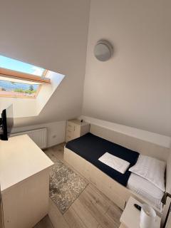 KRON HOUSE - 7