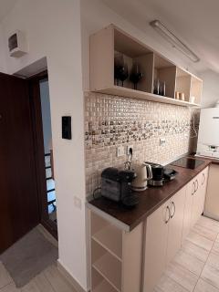 KRON HOUSE - 1