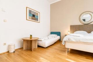 Comfortable 2BR Apt Next to Vienna Vibrant Center - 7