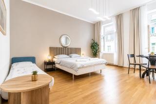 Comfortable 2BR Apt Next to Vienna Vibrant Center - 0