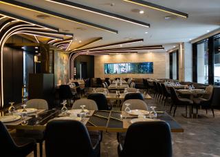 The V Hotel - 2