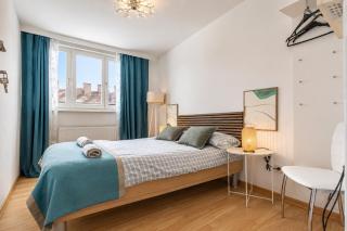 Stylish 3BR Apt with Balcony in the City Center - 4
