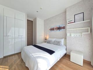 Cozy Room with Rooftop Pool in Nimman - 6