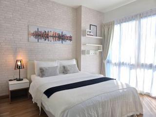 Cozy Room with Rooftop Pool in Nimman - 3