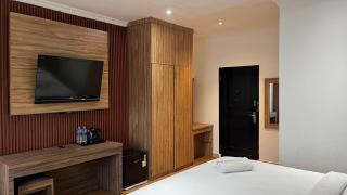 HOTEL MAJESTIC - 3