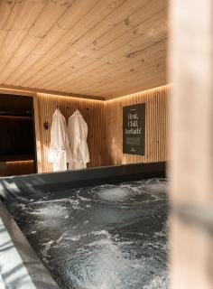 TauberChalet I Boutique Private Spa Ferienhaus I Slow Mornings I Warm Water I Quiet Luxury - 8