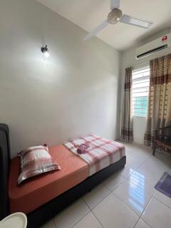 KLIA Transit ARA Homestay Sepang, 4Br 8pax cozy Semi D Self Check In - 2