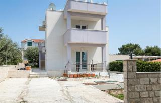 Beach Front Home In Primosten With House Sea View - 1