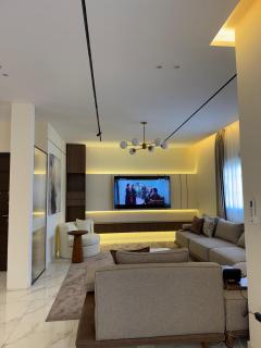New premium apartment in sheikh zayed - 0
