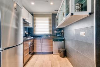 Beachside 2-Bedroom Apartment with Pool - 5