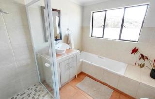 Shallow Pig Cottage - 2