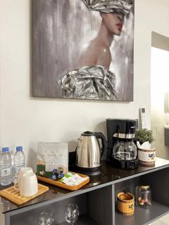 Luxury Lynn Apartment, Smart Entry, Private Bedroom and Living Room - 3
