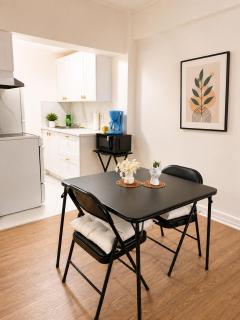 Marilyn Studio Downtown up to 4 persons near subway on downtown Montreal - 1