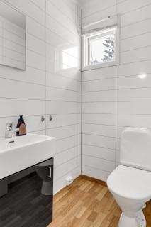 Large central unit in Tromsø with great views! - 9