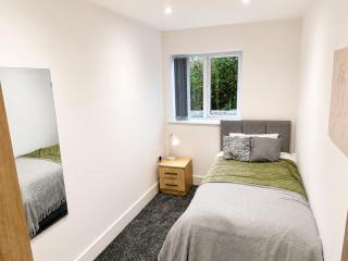 Modern Flat Close to EMA Airport 3 - 3