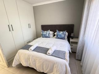 Cozy 2 Bedroom Cottage in The Reeds, Centurion - 4