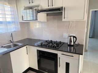 Cozy 2 Bedroom Cottage in The Reeds, Centurion - 2